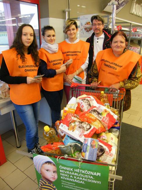 Élelmiszerbank adomány gyűjtés a Templárius Alapítvány segítségével