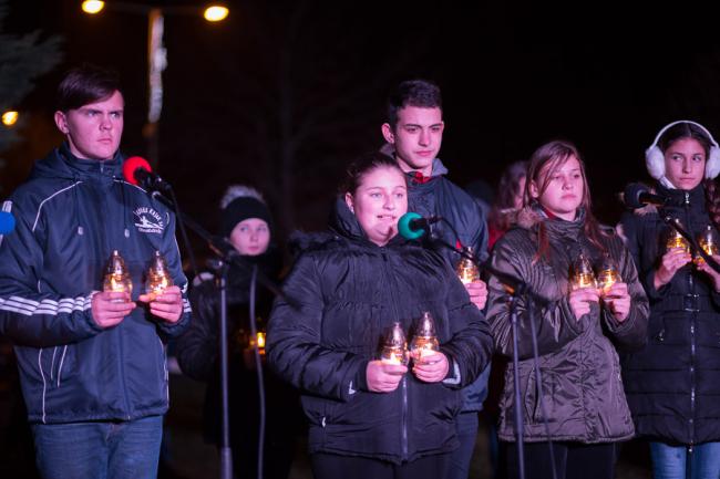 Adventi gyertyagyújtás és adományozás Gyomaendrődön