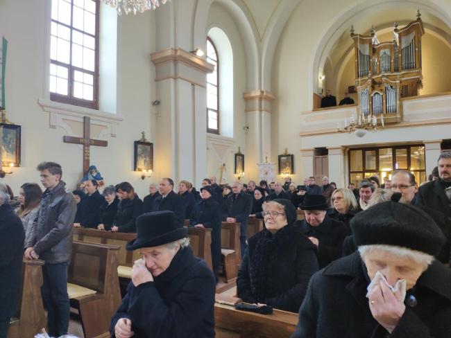 Érsek Barnabásné sz. Vass Beáta dáma temetése